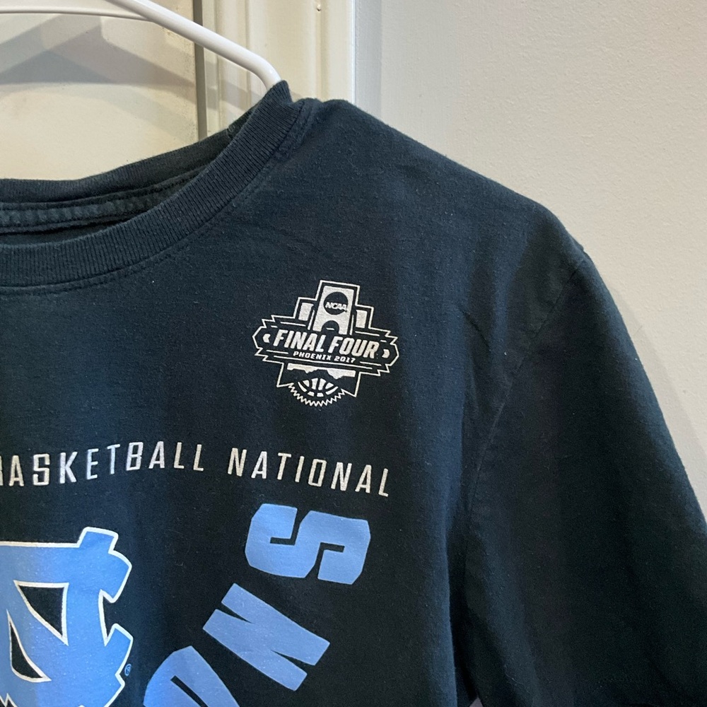 UNC TARHEELS 2017 NCAA Men’s Basketball National Champs T-Shirt - Picture 3 of 5
